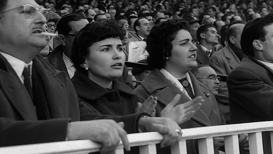 1958: El primer Barça - Madrid al Camp Nou sota la cobertura manipulada del NO-DO