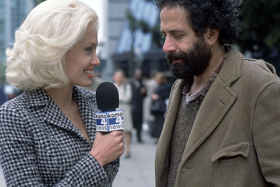 Angelina Jolie y Tony Shalhoub en 'Siete días y una vida'