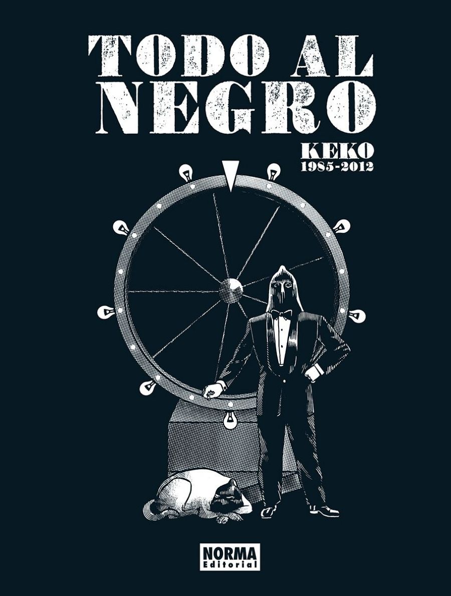 En la portada de un cómic, un hombre enmascarado y elegantemente vestido se encuentra junto a una ruleta iluminada, con un perro durmiendo a sus pies. El logo de la editorial se muestra en la parte inferior.