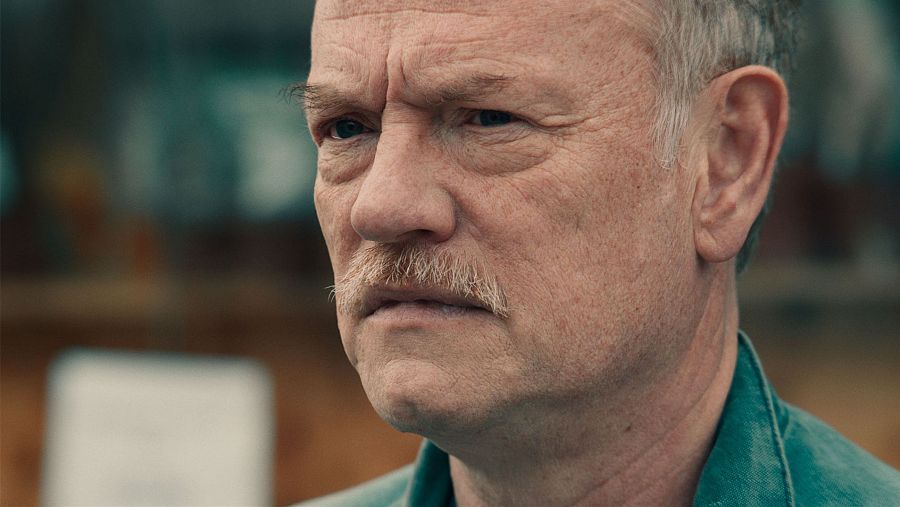 Despertar, con Jared Harris, Juliet Stevenson y Eric Doherty