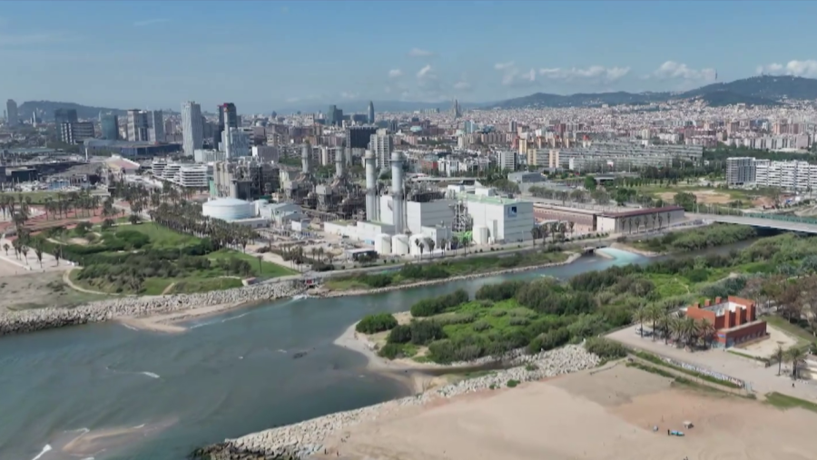 Les Tres Xemeneies: passat, present i futur d'aquesta "bèstia" arquitectònica