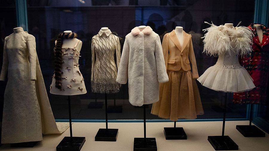 Teresa Helbig expone 30 años de moda en el Museo del Traje