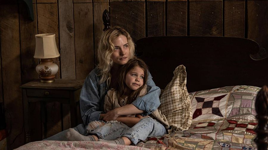 Willa Fitzgerald y Pyper Braun, madre e hija en 'Caminos desesperados'.