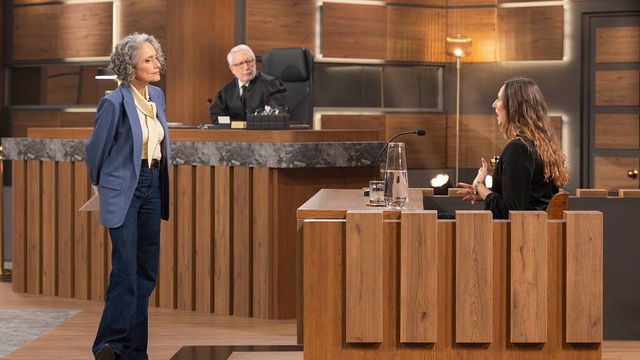 Emma García, exnadadora olímpica, interrogada por Montserrat Nebrera en 'El juicio'.