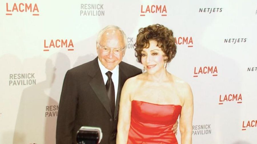 Stewart y Lynda Resnick, en una imagen del documental "La guerra del pistacho"