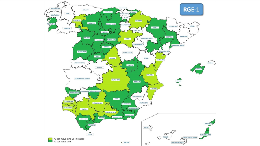 Mapa político de España (RGE-1) con codificación por colores para la implementación de un "nuevo canal" y su antenización.