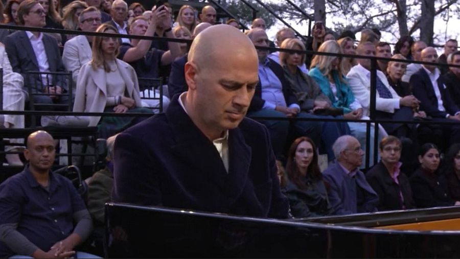 El pianista y director Yiannis Hadjiloizou