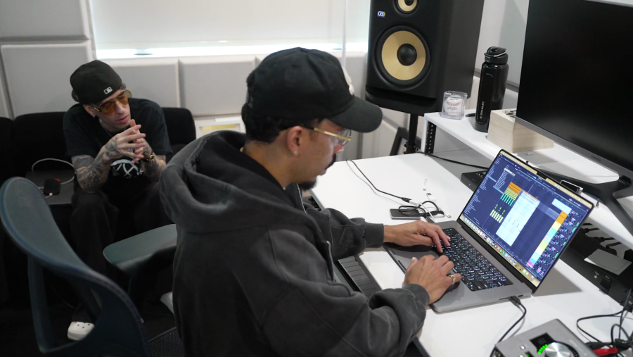 Albert Hype y Jota Rosa en el estudio de composición