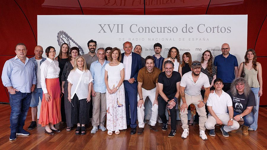 Foto de familia con los directores finalistas.