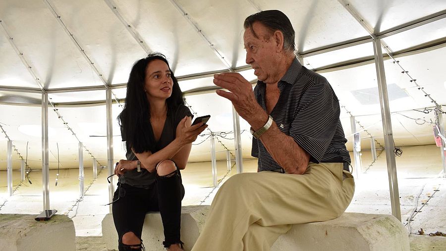 Yaysis Ojeda entrevistando a Lucio Ballesteros (Yaysis Ojeda, 2022)