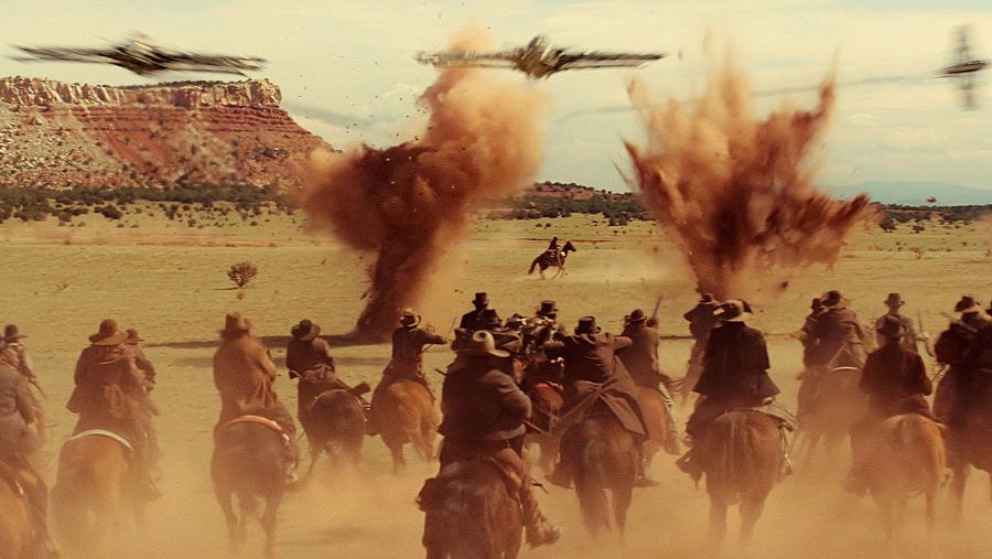 Olivia Munn y Daniel Craig en Cowboys and Aliens
