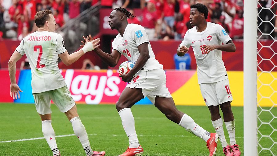 Jonathan David, durante el Canadá - Suiza