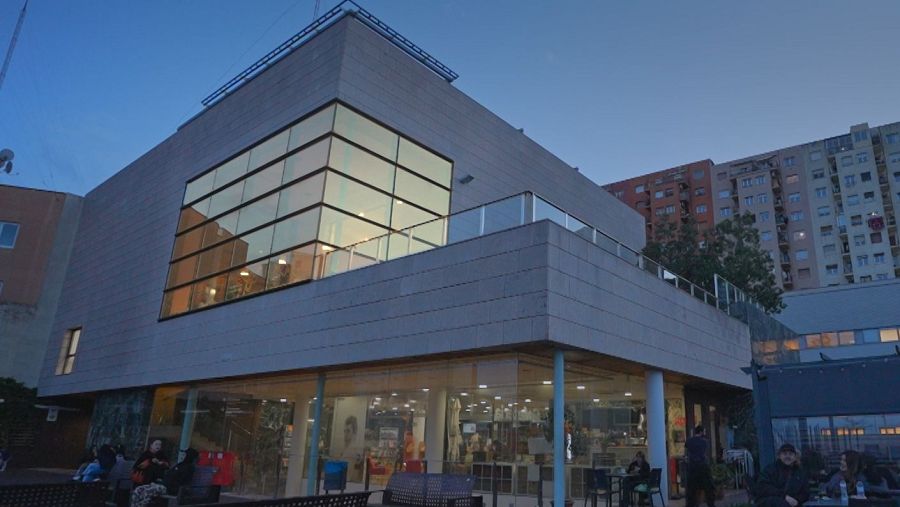 Barcelona vista des de les biblioteques: així han transformat els barris del Carmel i Sant Martí