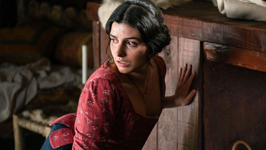 Luisa vuelve a la cabaña de las parteras
