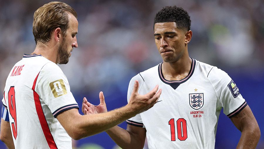 Harry Kane y Jude Bellingham, tras la derrota contra Argentina en semifinales