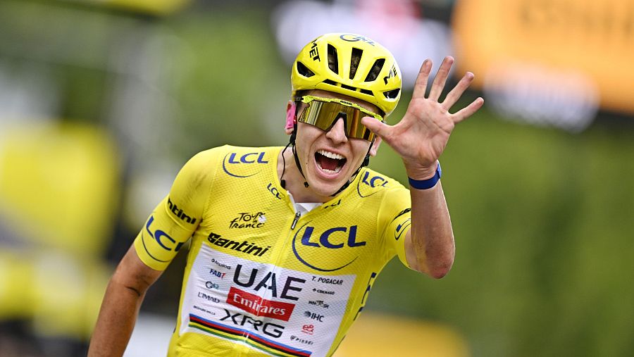 Tadej Pogacar celebra su quinto Tour de Francia