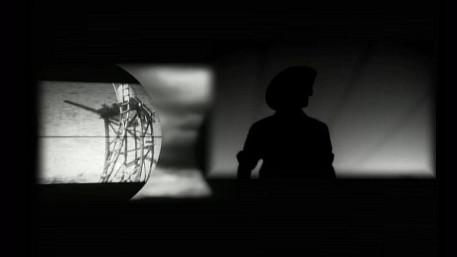Fotograma del videoclip de Man on the Moon de R.E.M. (1992)