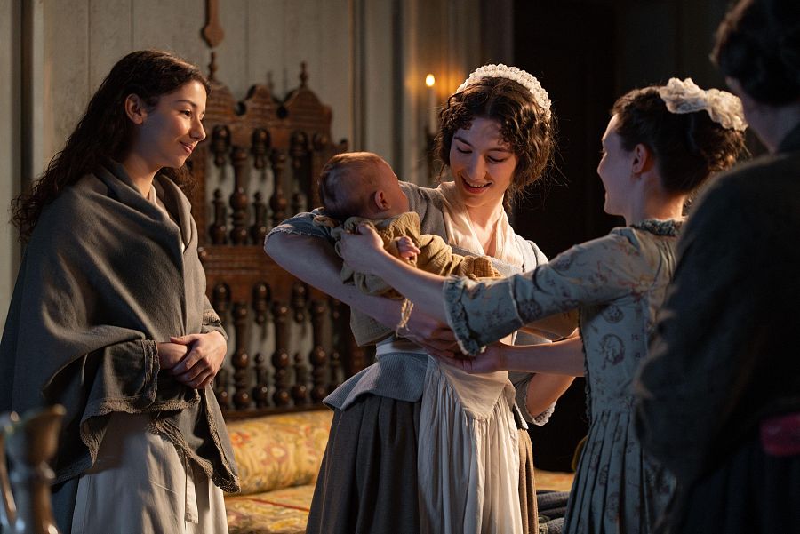 Rosalía y Leonor conocen al bebé de Adriana