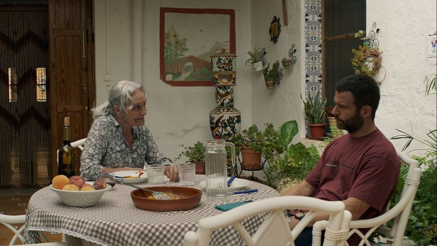 Isabel Rocatti y Carles Francino en 'La abuela y el forastero'