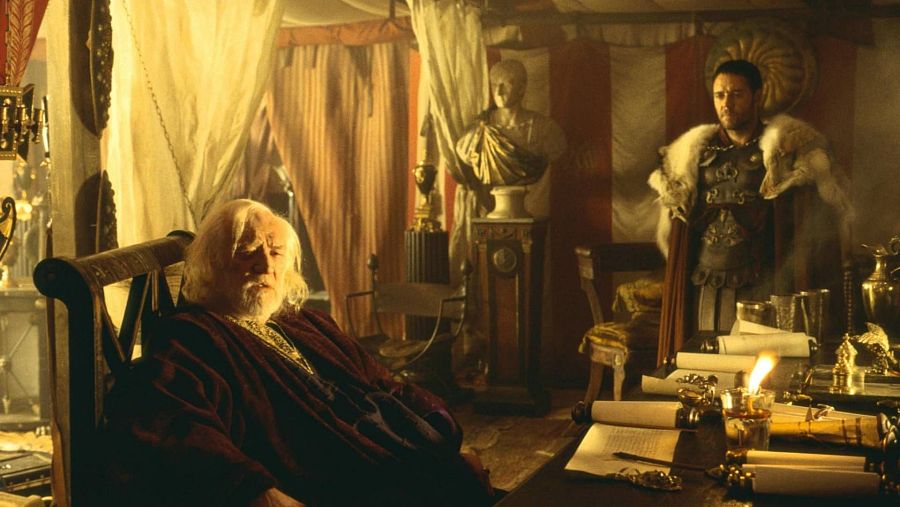 Richard Harris y Russell Crowe en 'Gladiator'.
