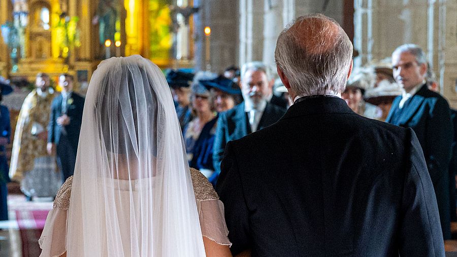 La Promesa: Máximo acompaña a Ángela al altar