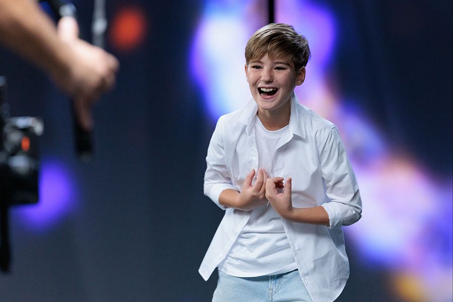 Lucas Paulano en el videoclip de "Cuore Bello (Te Quiero, Te Quiero)"