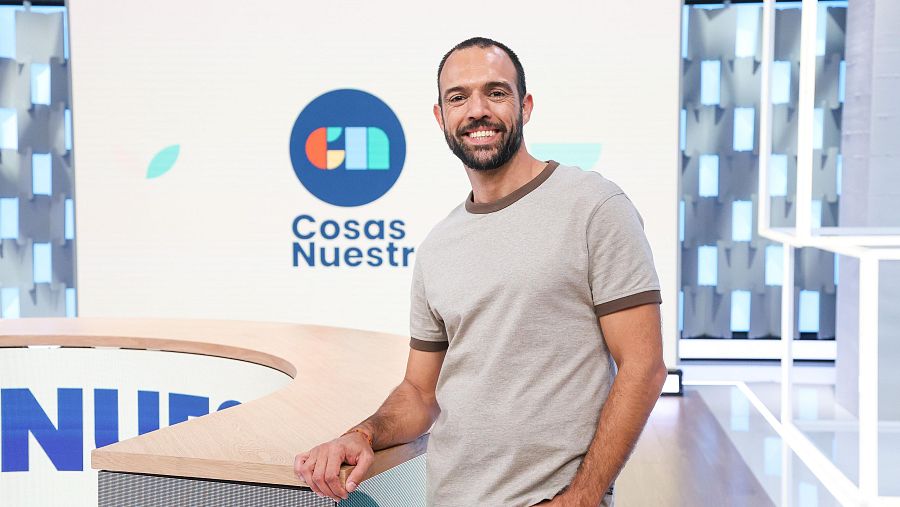 David Arango en el plató de 'Cosas Nuestras'
