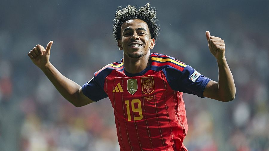 Golazo de Lamine Yamal y tres de tres para España