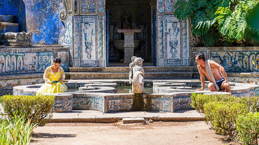 Curro y Ángela en la Fuente de azulejos del Palacio de los marqueses de Fronteira, Lisboa