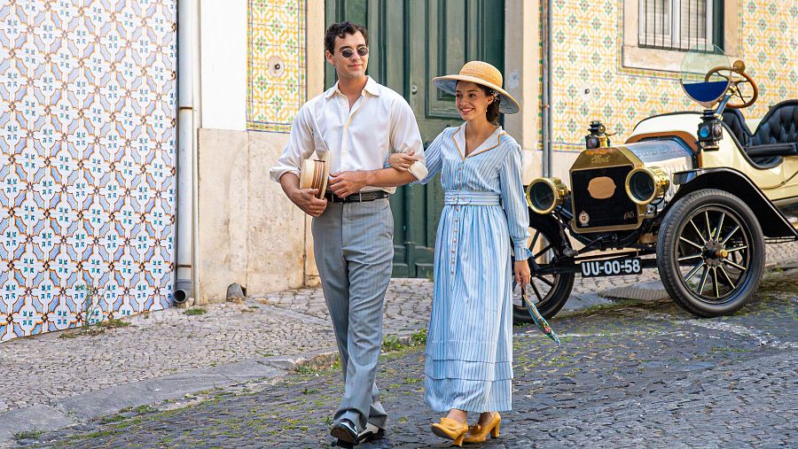 Curro y Ángela pasean por las calles de Lisboa