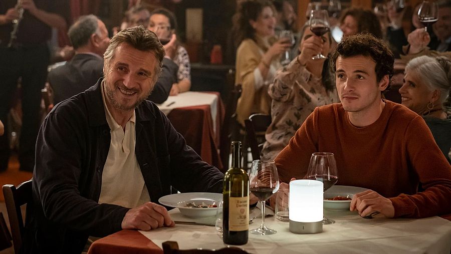 Liam Neeson y Micheál Richardson en 'Una villa en la Toscana'