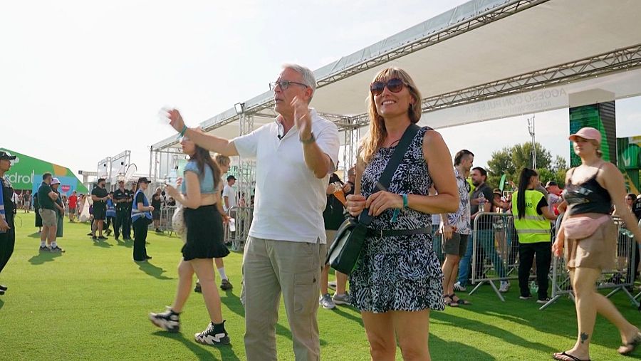 Dos periodistas de generaciones distintas en un festival de música