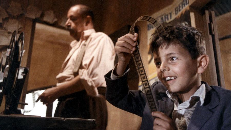 Fotograma de 'Cinema Paradiso' ( Giuseppe Tornatore, 1988)