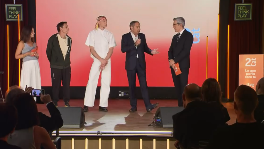 Presentació de la nova temporada de La 2Cat amb Toni Clapés parlant