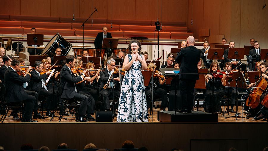 La mezzosoprano Mónica Redondo con Miquel Ortega y la Orquesta RTVE