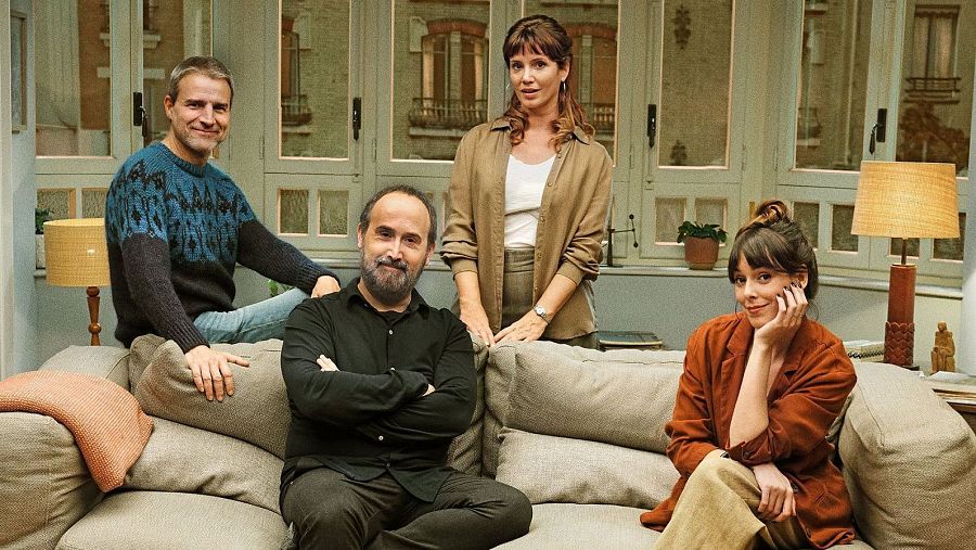 Javier Cámara, Griselda Siciliana, Belén Cuesta y Alberto San Juan en 'Sentimental'