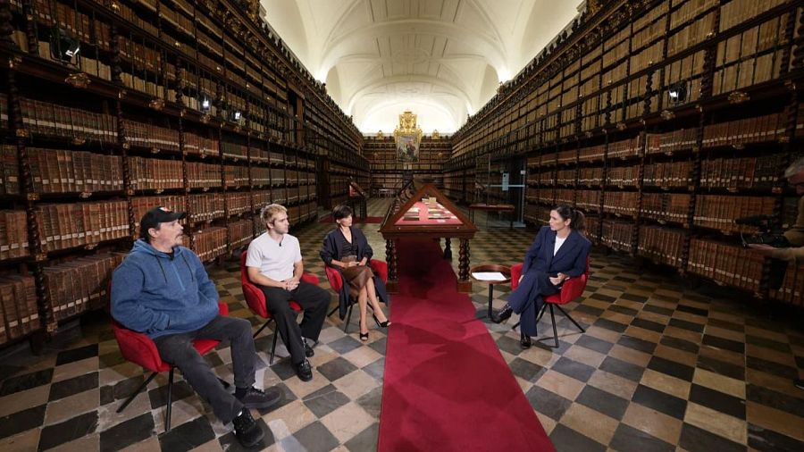 Grabación del programa en la Biblioteca Histórica de Santa Cruz