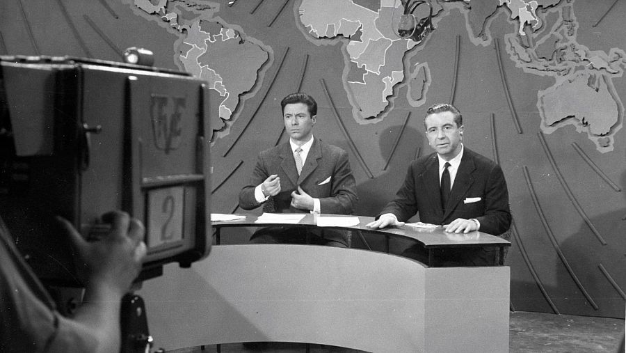 Eduardo Sancho, locutor presentador de la segunda edición del Telediario entre 1956 y 1966