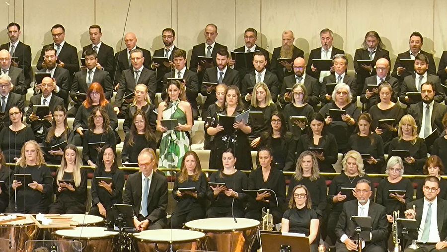 Las solistas Elena Sancho-Pèreg y Carol García con la Orquesta y Coro RTVE
