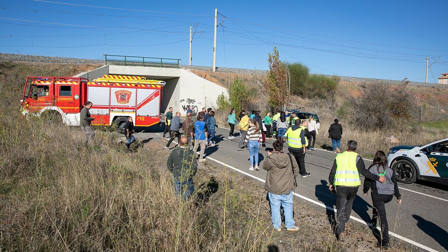 Un camión de bomberos desplegado en la zona del accidente