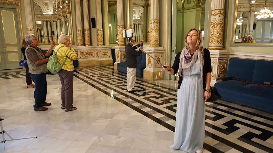 Las visitas guiadas permiten recorrer los espacios más destacados del Liceu