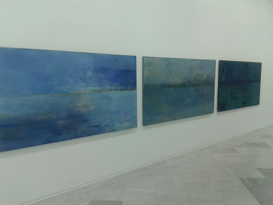 Esta obra,  cada vez más cercana a la abstracción, se incluye en una de las exposiciones más visitadas de Andalucía: "Carmen Laffón: el paisaje y el lugar"