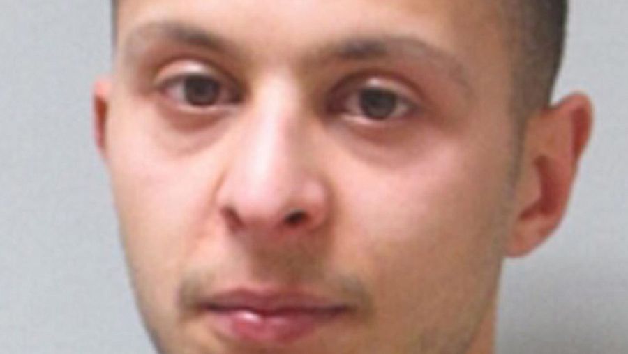 El presunto terrorista Salah Abdeslam, uno de los atacantes en los atentados de París, subre el que pesa una orden de búsqueda