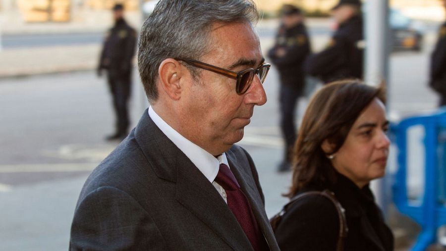 El exsocio de Iñaki Urdangarin Diego Torres llega junto a su mujer Ana María Tejeiro a la sede del juicio del caso Nóos