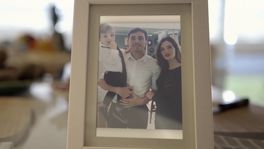 Junto a su familia