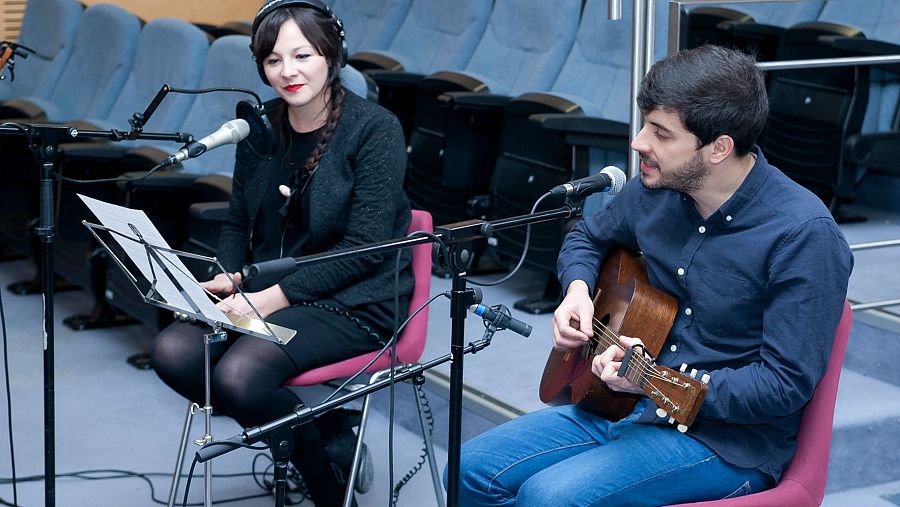 Alondra Bentley y Jacobo Serra interpretaron "Our mutual friend" (The Divine Comedy)