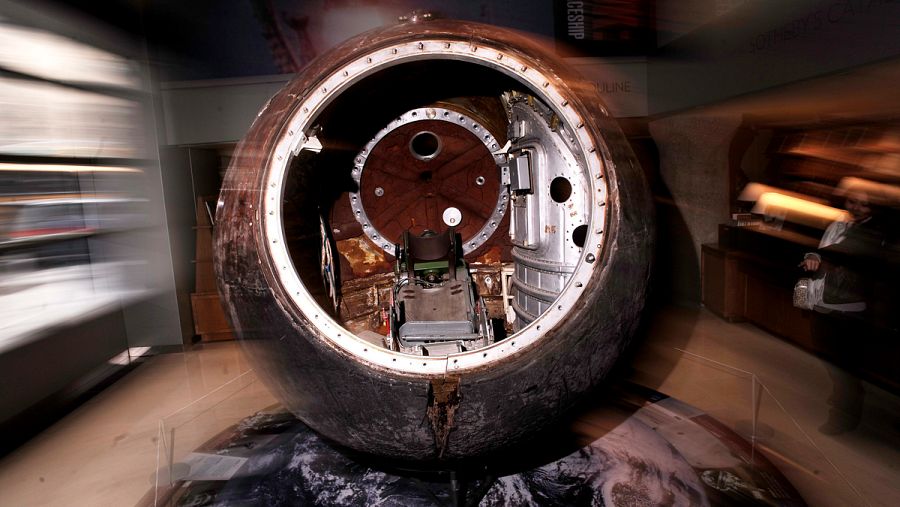 Imagen del interior de la cápsula espacial Vostok 3Ka-2.