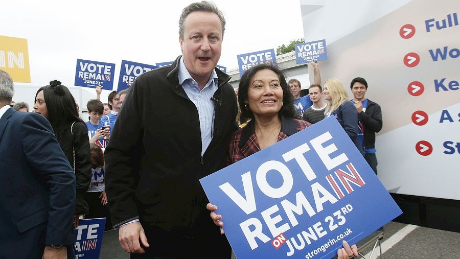 El primer ministro británico, David Cameron, posa para la campaña a favor de la permanencia del Reino Unido en la UE, el 30 de mayo de 2016. AFP PHOTO / POOL / Yui Mok
