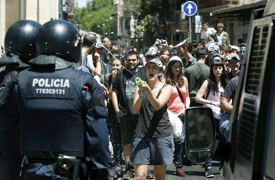 Enfrentamientos en el barrio de Gràcia