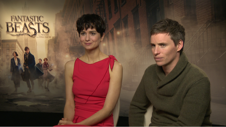 Eddie Redmayne y Katherine Waterson, protagonistas de 'Animales fantásticos y dónde encontrarlos'